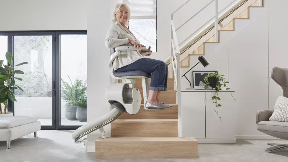 Access BDD Flow X curved stairlift
